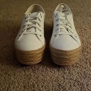 WHITE STEVE MADDEN SHOES